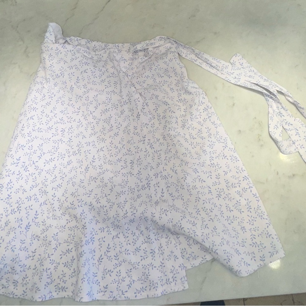Brandy Melville White and Blue Floral Skirt